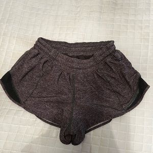 Lululemon hottie Toddy low rise gray shorts size small